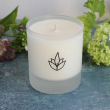 Load image into Gallery viewer, Cut Flowers - glass candle
